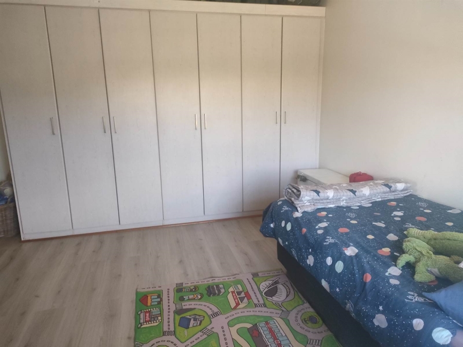 To Let 3 Bedroom Property for Rent in Meerhof North West